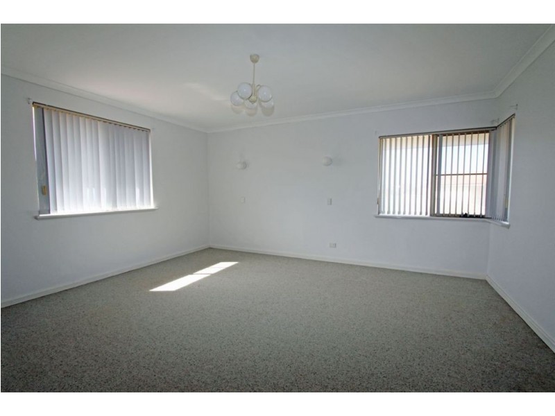 B/50 Halls Head Parade, Halls Head WA 6210