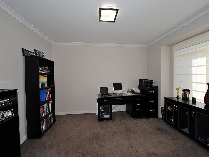 30 Rees Place, Wannanup WA 6210