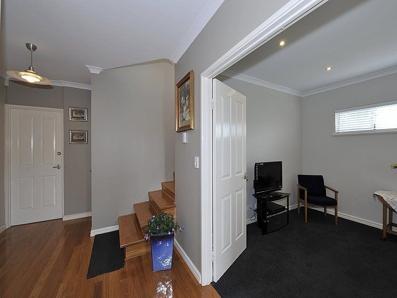 33 Shayne Street, Halls Head WA 6210