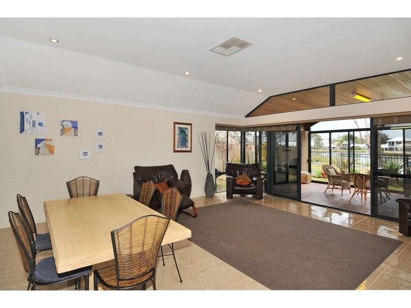 2 Guilderton Close, Erskine WA 6210