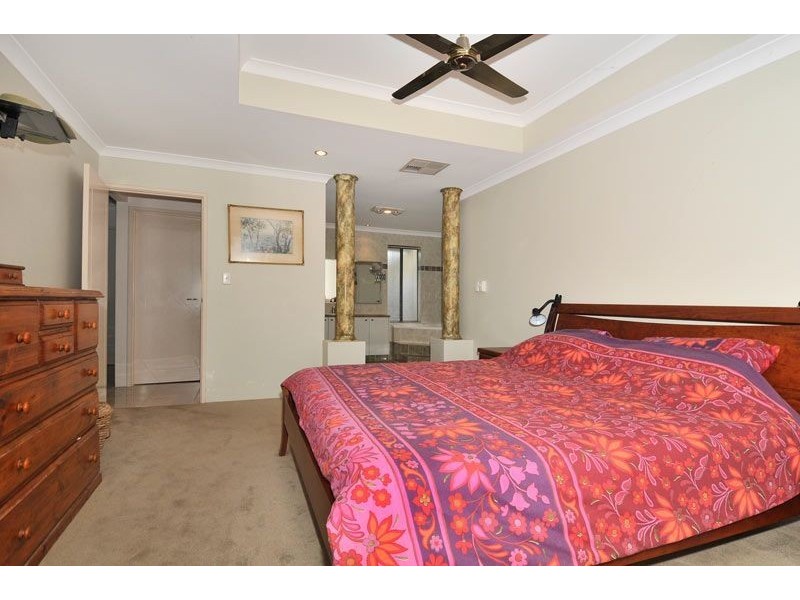 2 Guilderton Close, Erskine WA 6210