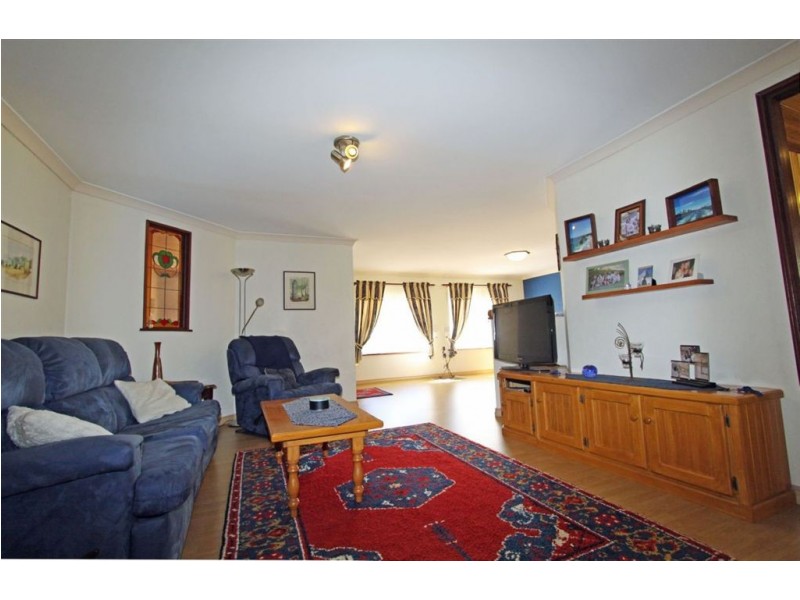 5 Maclean Way, Greenfields WA 6210