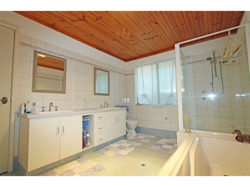 5 Maclean Way, Greenfields WA 6210
