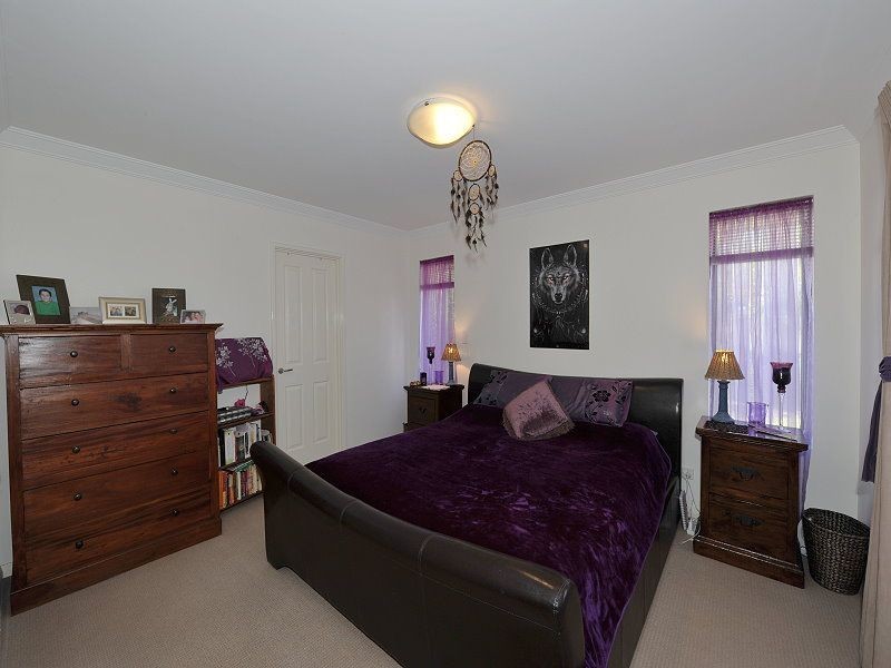 22 Zamia Loop, Wannanup WA 6210