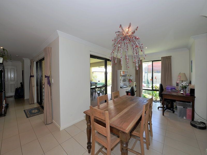 22 Zamia Loop, Wannanup WA 6210