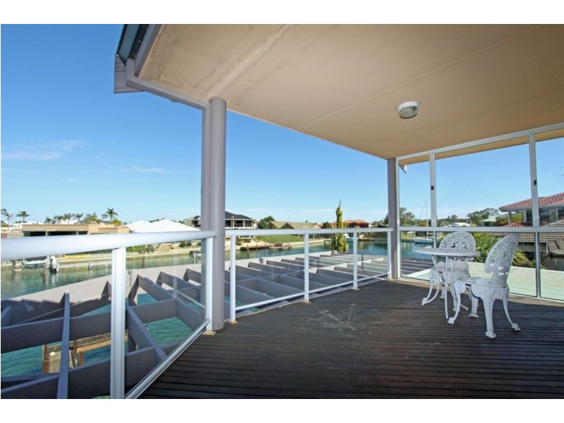 32 Cambria Island Retreat, Halls Head WA 6210
