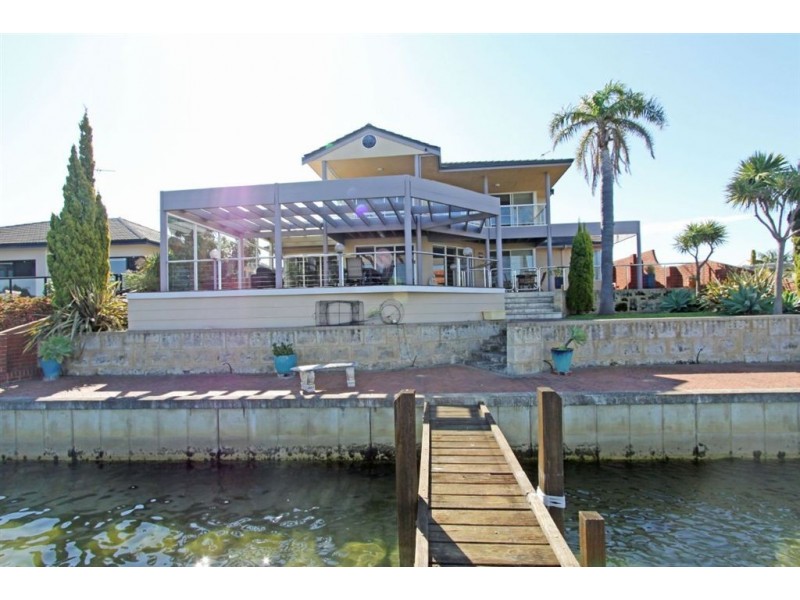 32 Cambria Island Retreat, Halls Head WA 6210