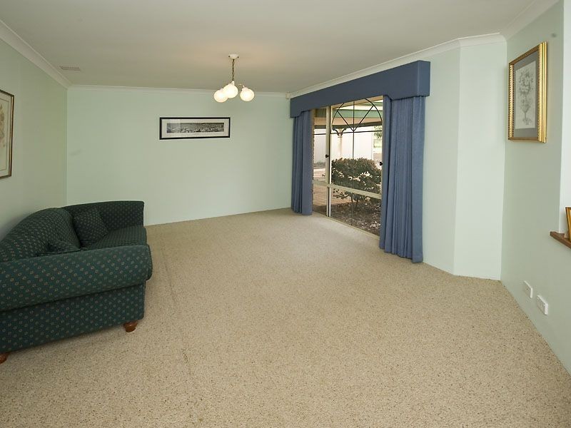 23 Summerhill Drive, Stake Hill WA 6210