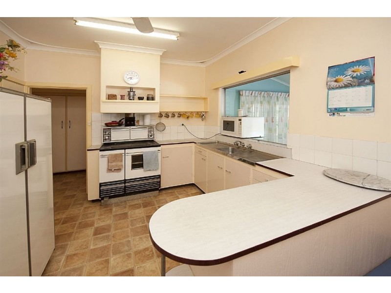 8 Recreation Road, Waroona WA 6215