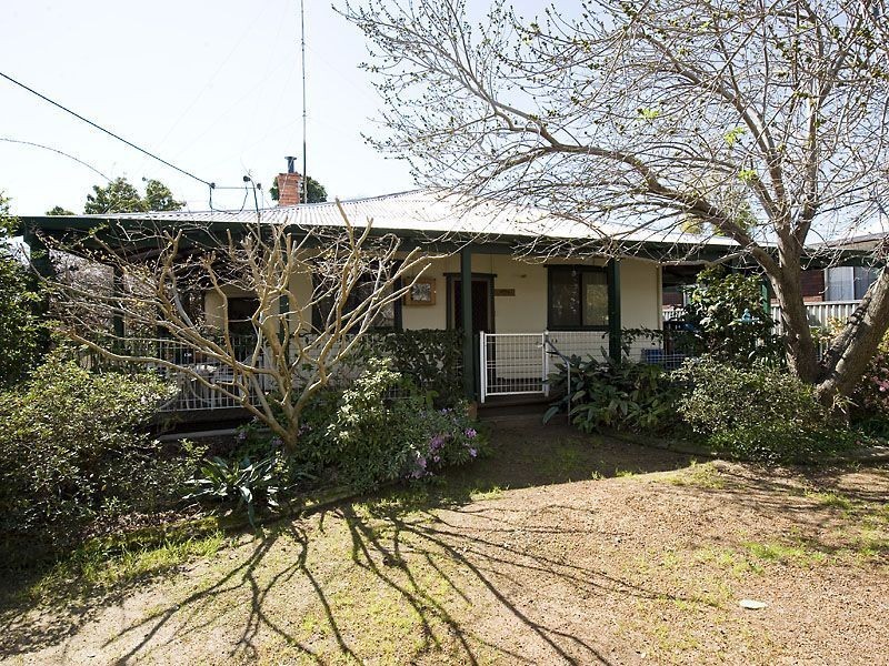 32 Millar Street, Waroona WA 6215