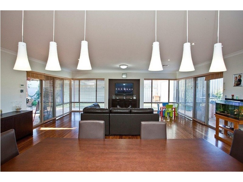 8 Gem Way, Dawesville WA 6211