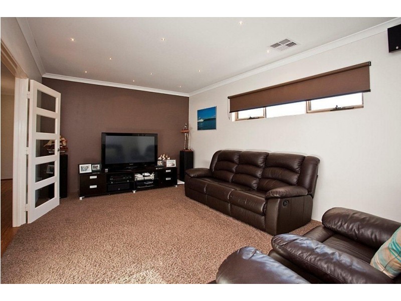 8 Gem Way, Dawesville WA 6211