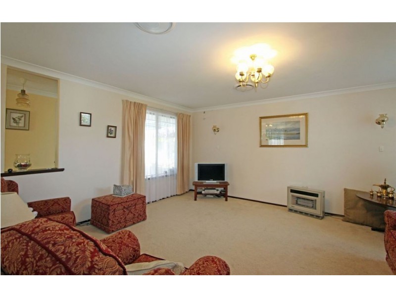 1 Agnew Place, Halls Head WA 6210