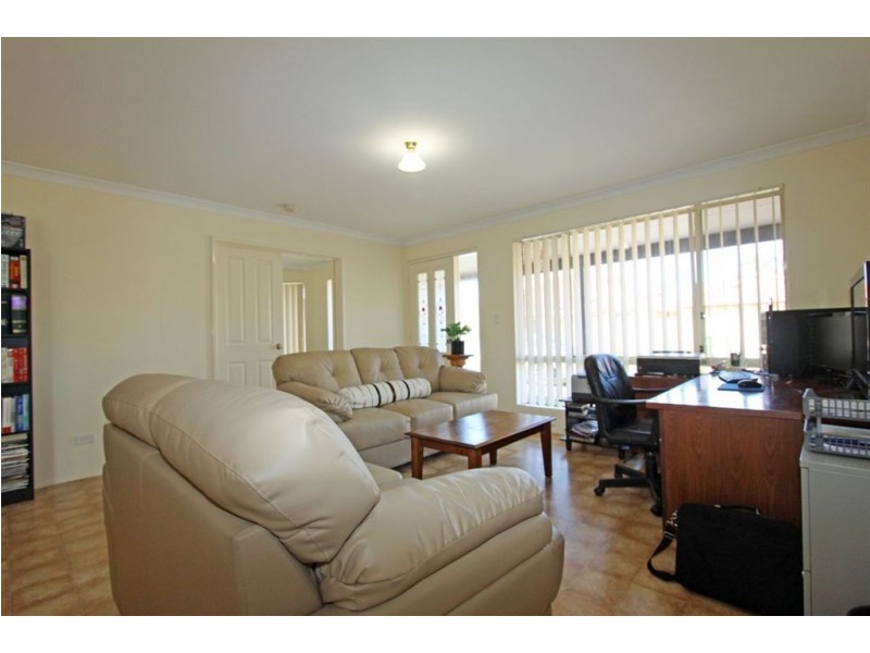 3 Saffron Loop, Falcon WA 6210