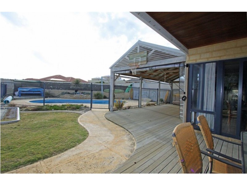 16 Cranbrook Crescent, Dawesville WA 6211