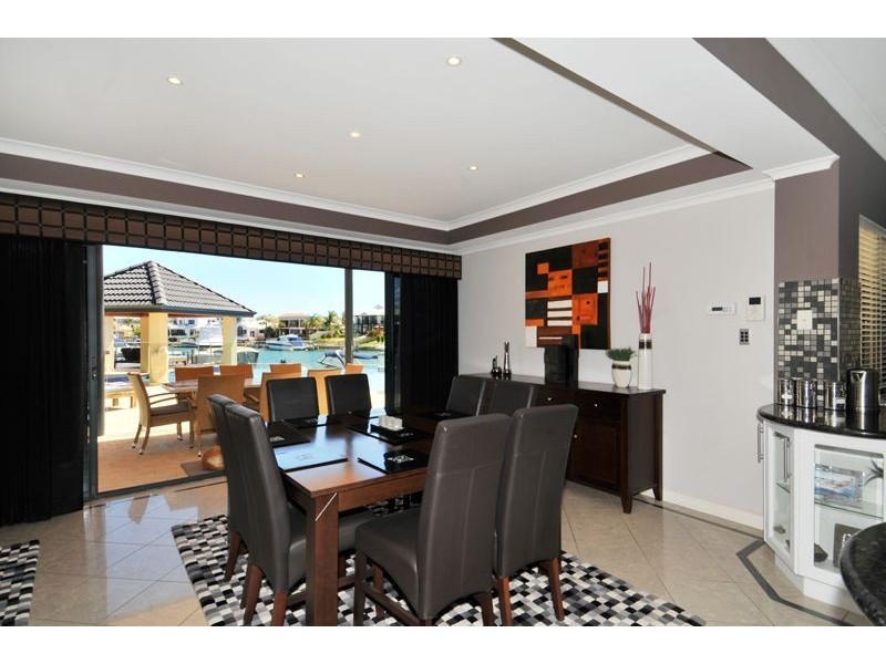 2 Leighton Place, Halls Head WA 6210