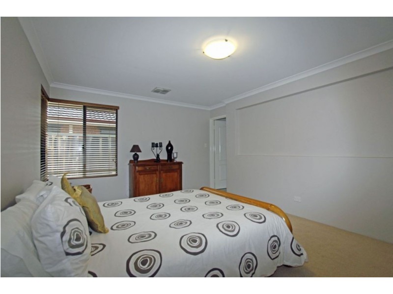 11 Mayfair Mews, Meadow Springs WA 6210