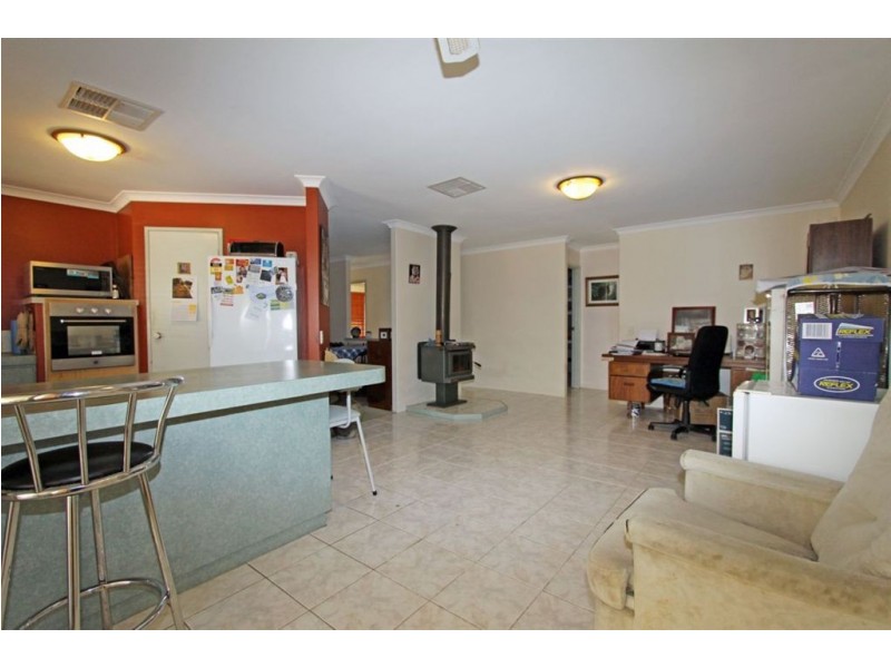 8 Esprit Parkway, Greenfields WA 6210