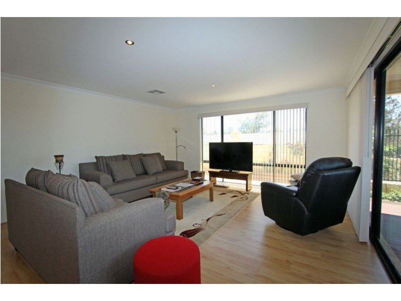 39 Queen Parade, Wannanup WA 6210