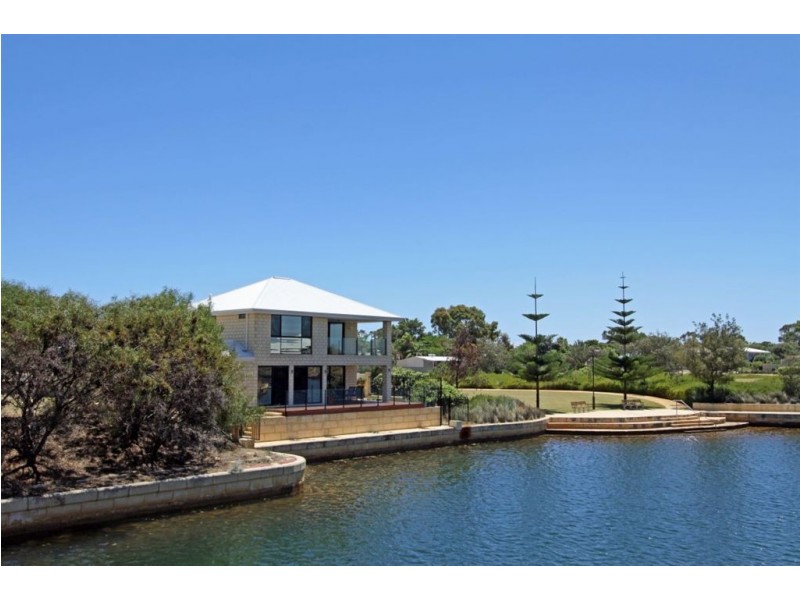 39 Queen Parade, Wannanup WA 6210
