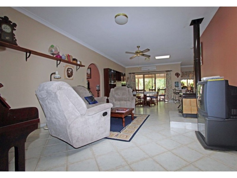 2 Exeter Place, Greenfields WA 6210
