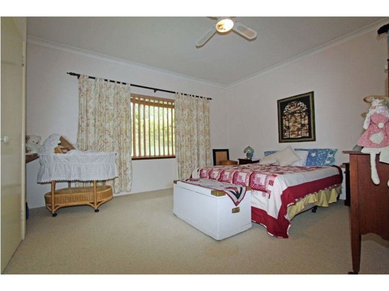 2 Exeter Place, Greenfields WA 6210