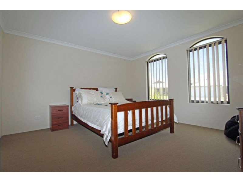 32 Camden Way, Meadow Springs WA 6210