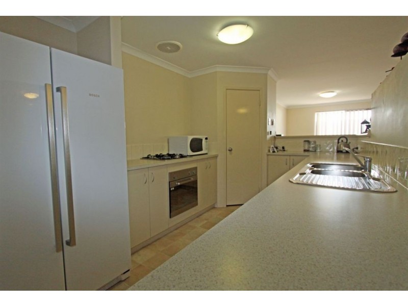 32 Camden Way, Meadow Springs WA 6210