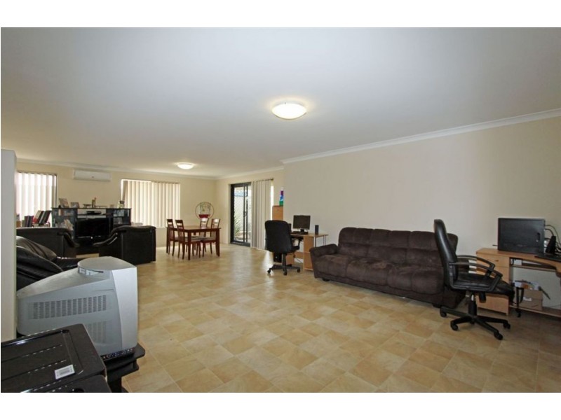 32 Camden Way, Meadow Springs WA 6210