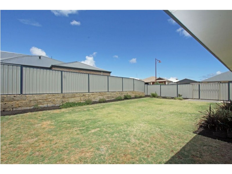 32 Camden Way, Meadow Springs WA 6210