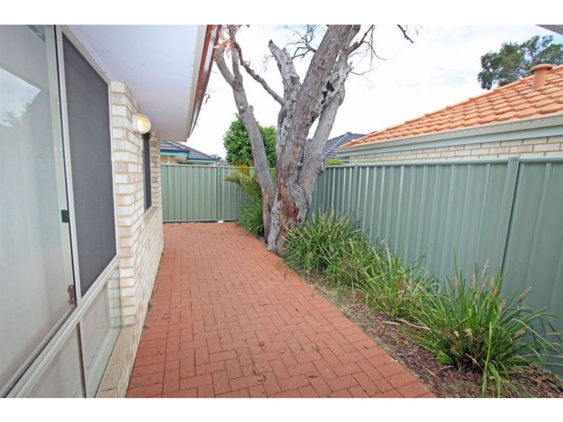 32 Saffron Loop, Falcon WA 6210