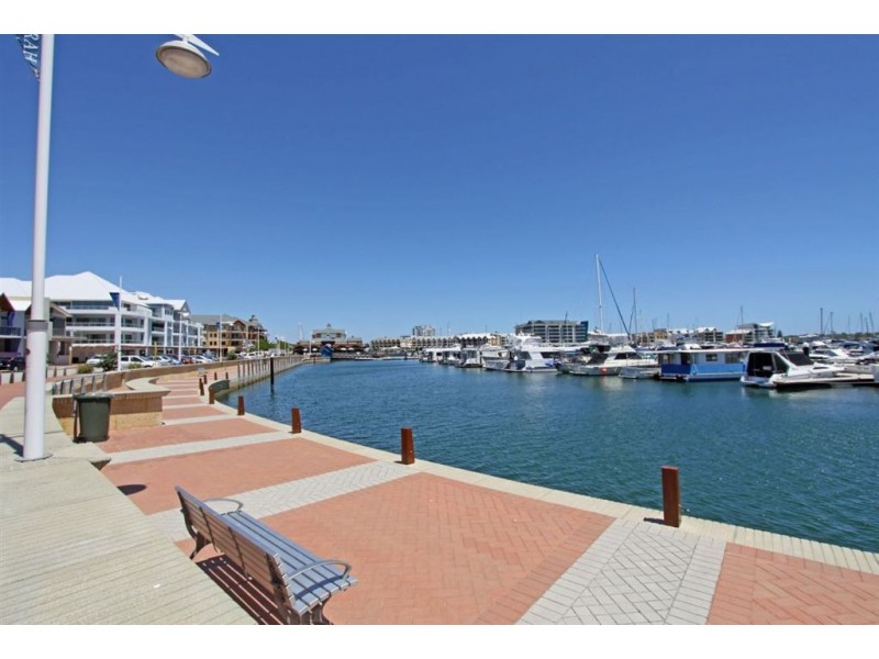 1/28 Spinnaker Quays, Mandurah WA 6210