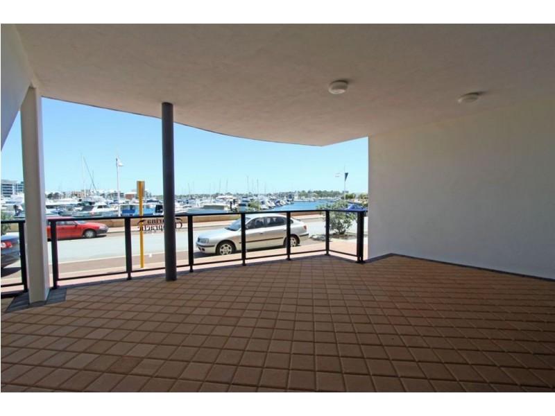 1/28 Spinnaker Quays, Mandurah WA 6210