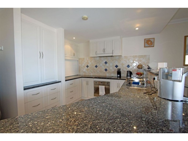 1/28 Spinnaker Quays, Mandurah WA 6210