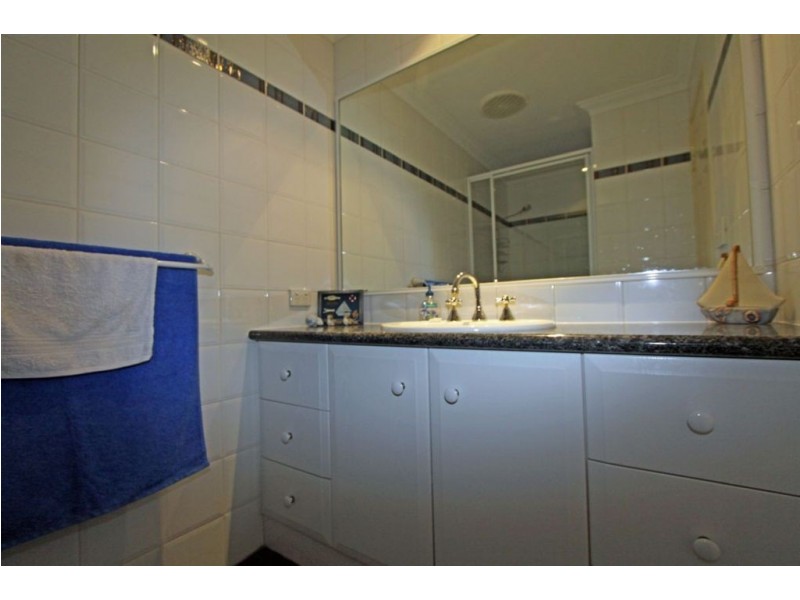 1/28 Spinnaker Quays, Mandurah WA 6210