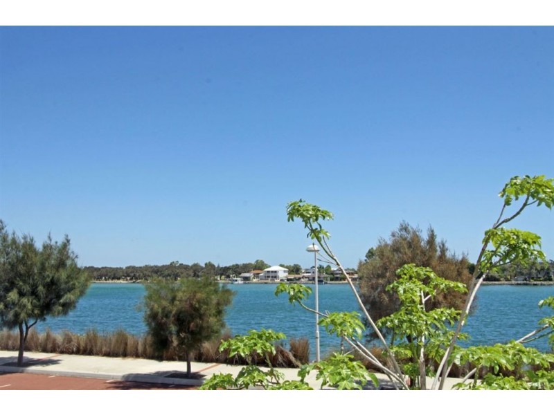 1/3 Galileo Loop, Mandurah WA 6210