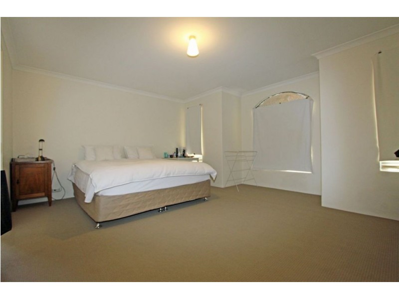 15 Duyfken Way, Dudley Park WA 6210