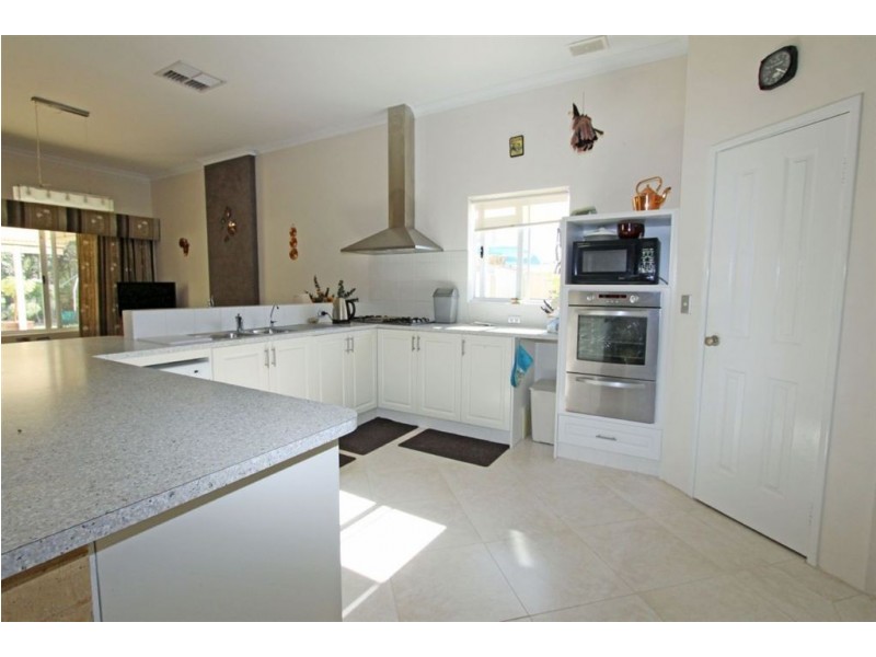 71 Midsummer Circle, Pinjarra WA 6208