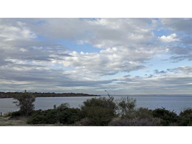 44 Estuary Road, Wannanup WA 6210