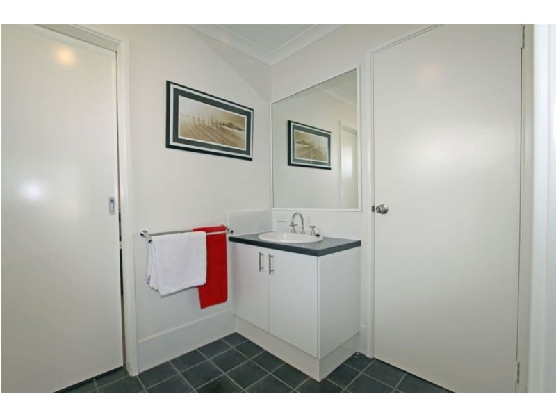 24 Nellie Green, Dudley Park WA 6210