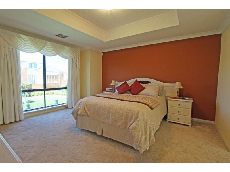 11 Hokitika Drive, Dudley Park WA 6210