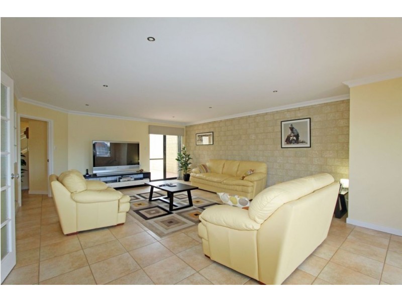 20 Santavea Mews, Halls Head WA 6210