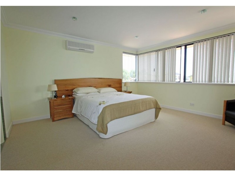 20 Santavea Mews, Halls Head WA 6210
