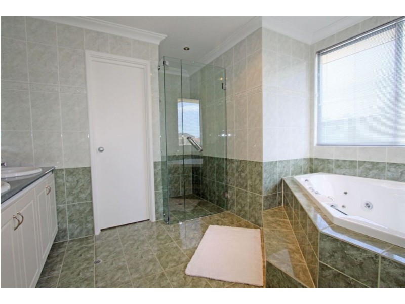 20 Santavea Mews, Halls Head WA 6210