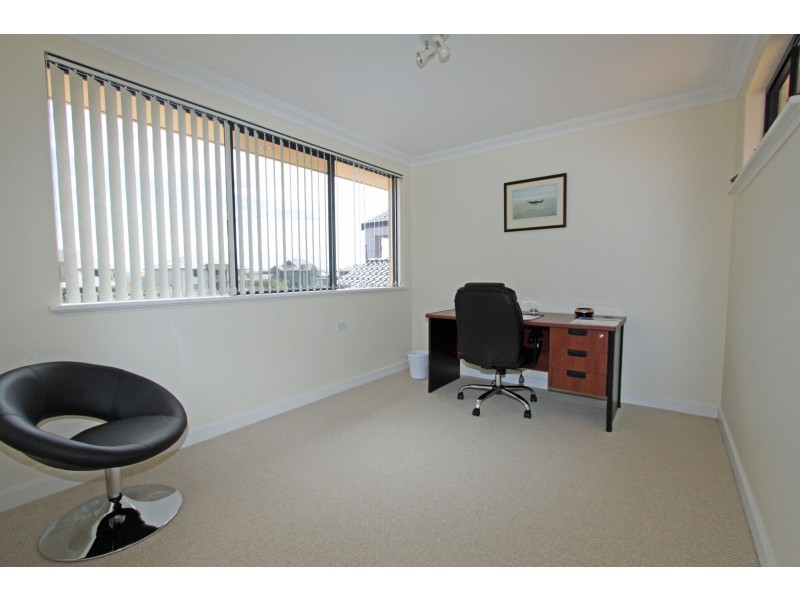 20 Santavea Mews, Halls Head WA 6210