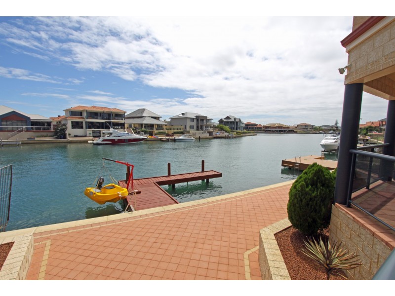 20 Santavea Mews, Halls Head WA 6210