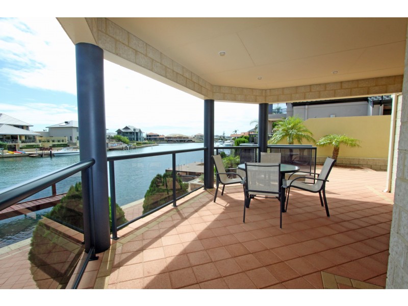 20 Santavea Mews, Halls Head WA 6210
