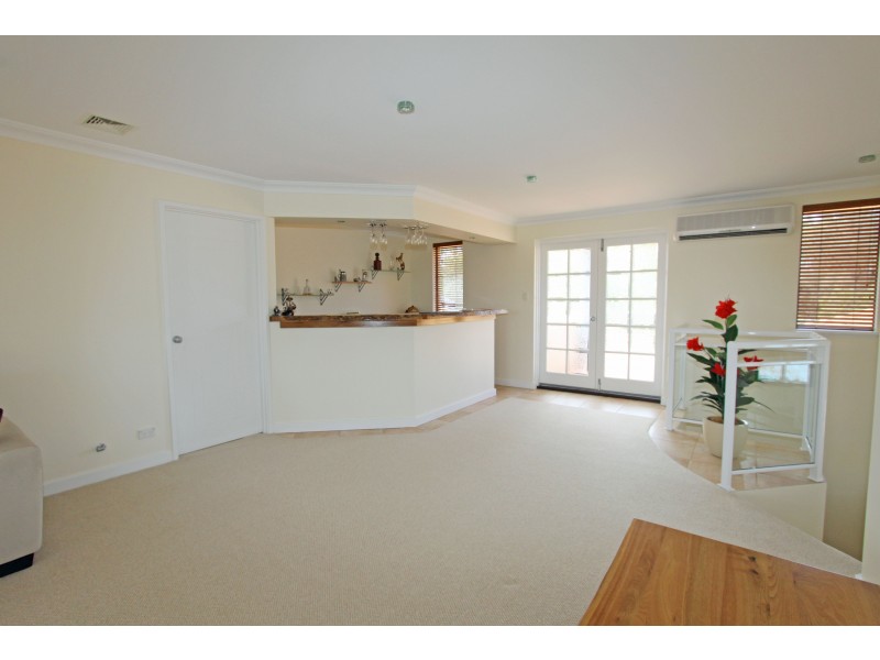 20 Santavea Mews, Halls Head WA 6210