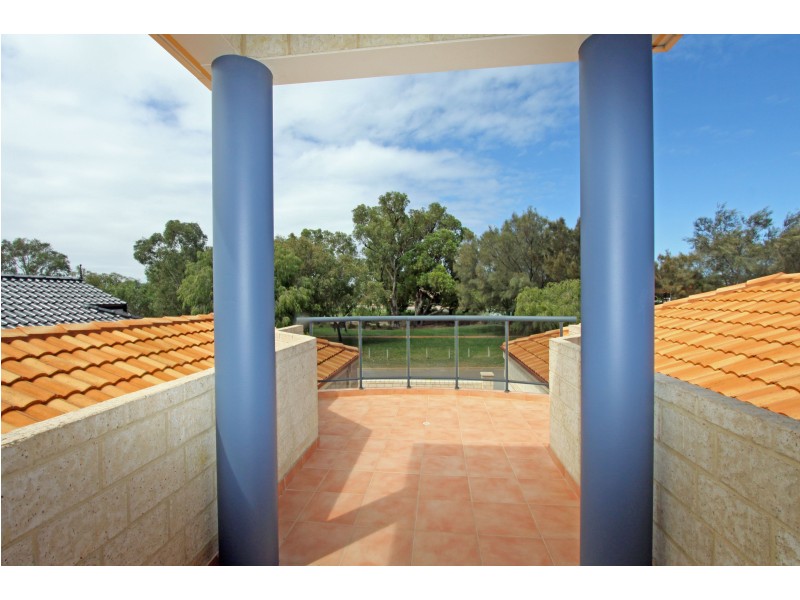 20 Santavea Mews, Halls Head WA 6210