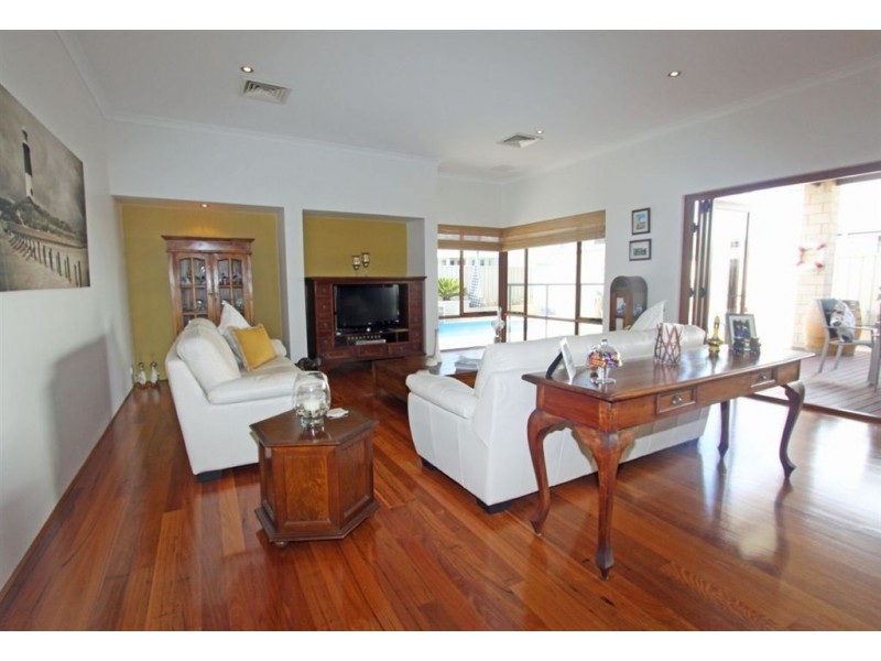 62 Lord Hobart Drive, Madora Bay WA 6210